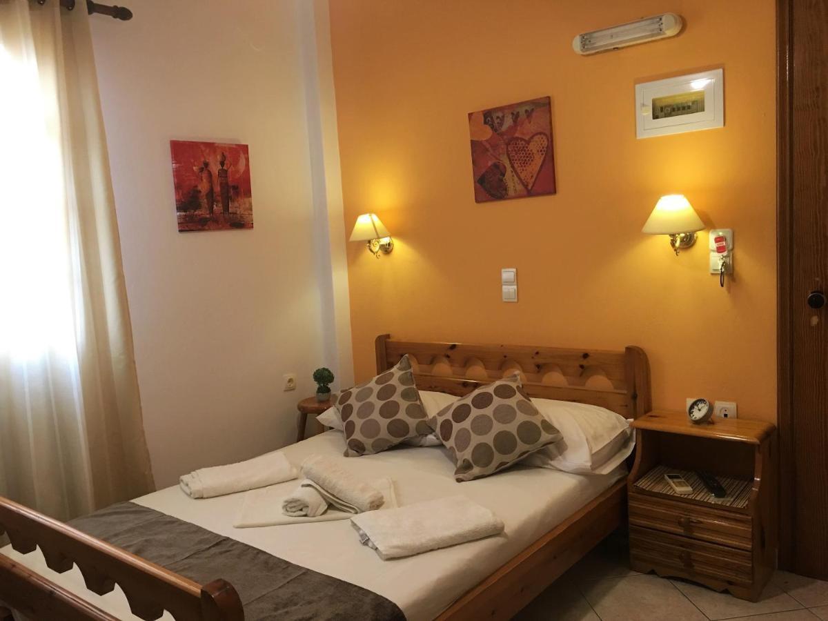 Boussetil Rooms Capanmat Tinos ภายนอก รูปภาพ