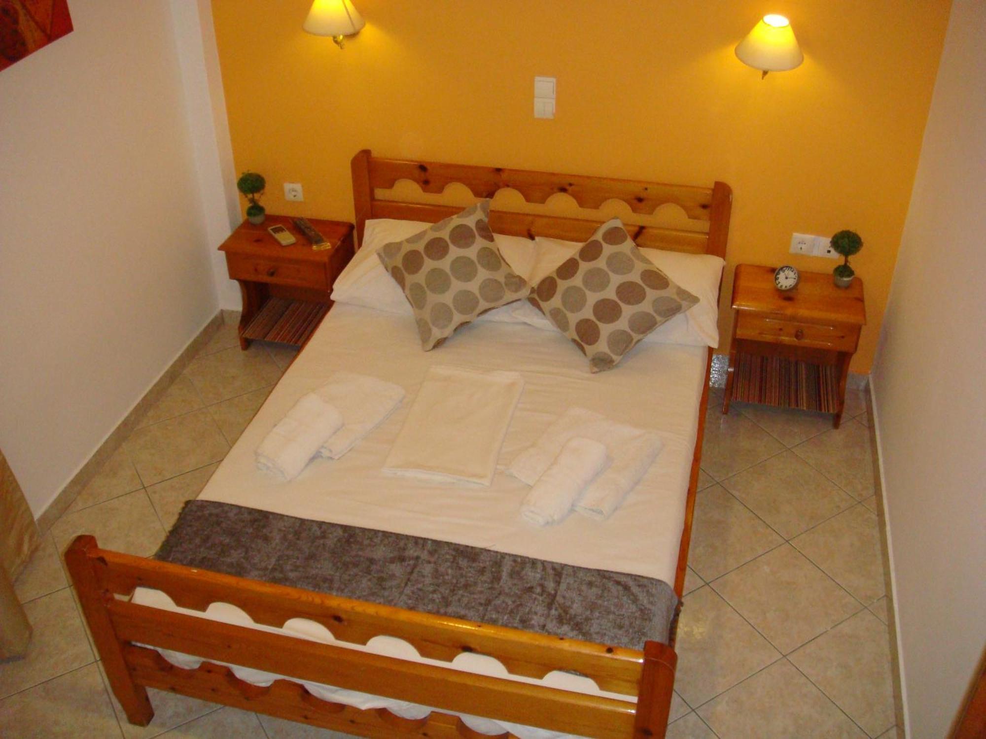 Boussetil Rooms Capanmat Tinos ภายนอก รูปภาพ