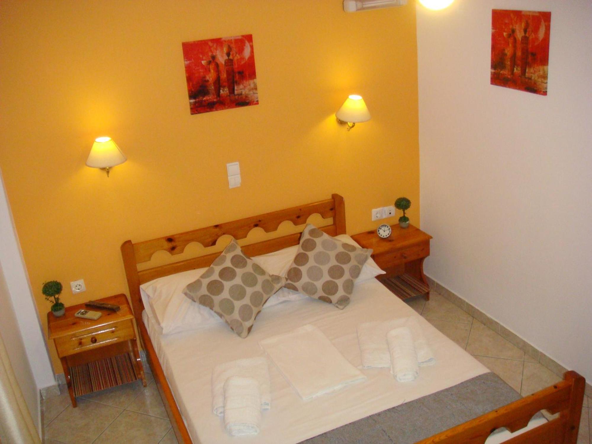 Boussetil Rooms Capanmat Tinos ภายนอก รูปภาพ