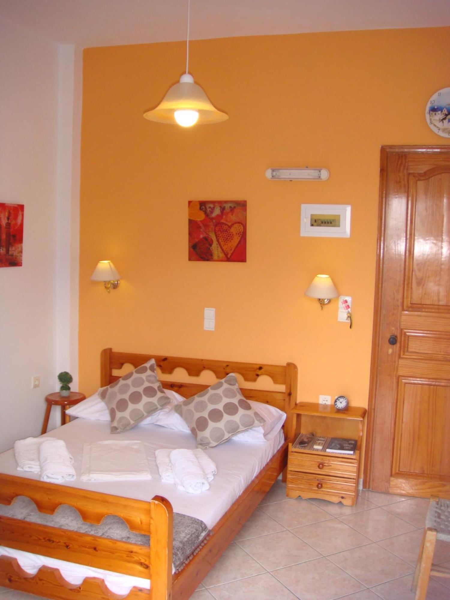 Boussetil Rooms Capanmat Tinos ภายนอก รูปภาพ
