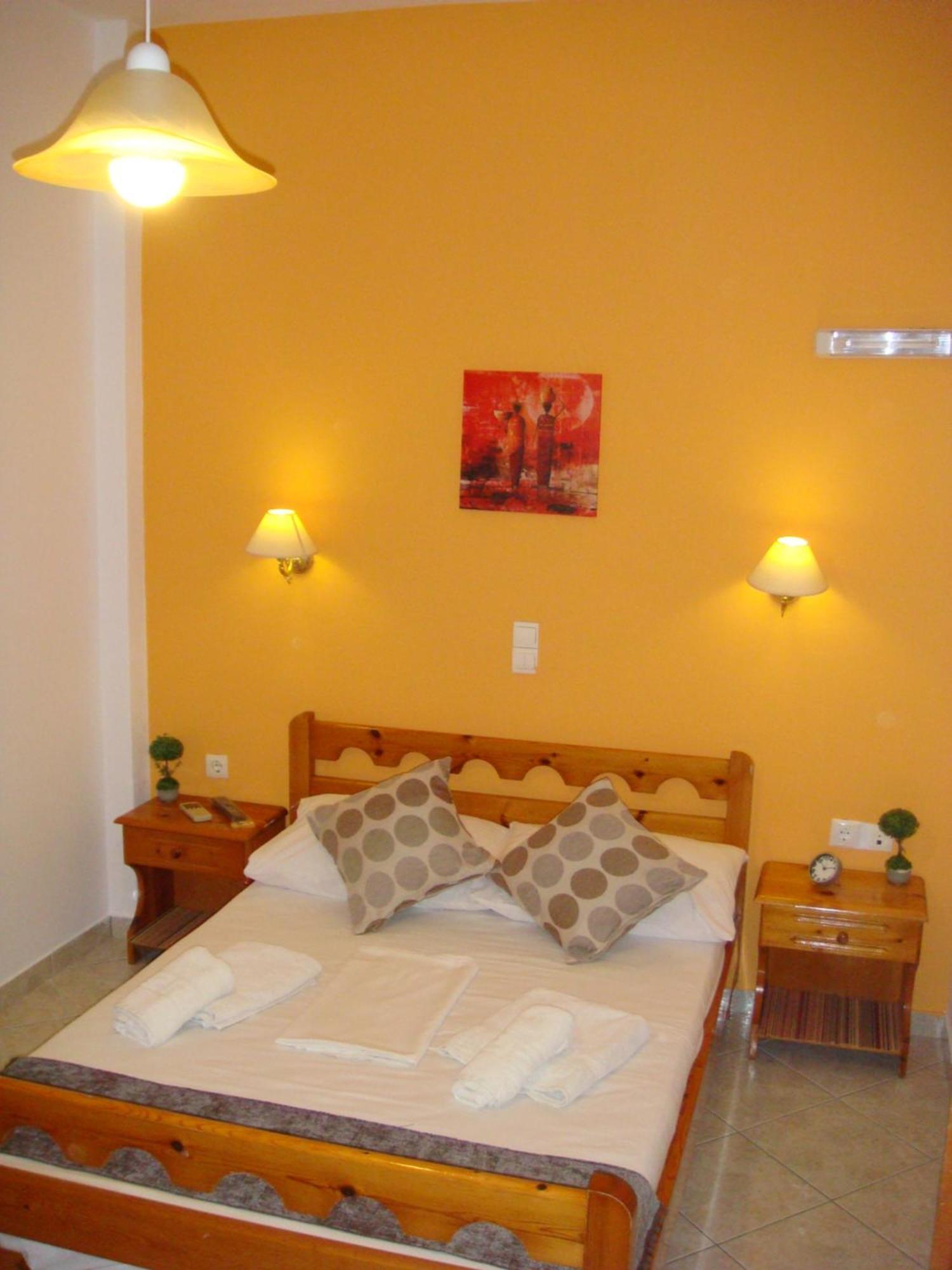 Boussetil Rooms Capanmat Tinos ภายนอก รูปภาพ