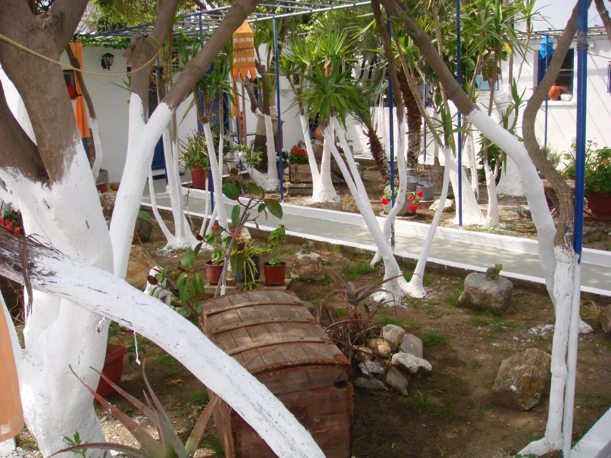 Boussetil Rooms Capanmat Tinos ภายนอก รูปภาพ