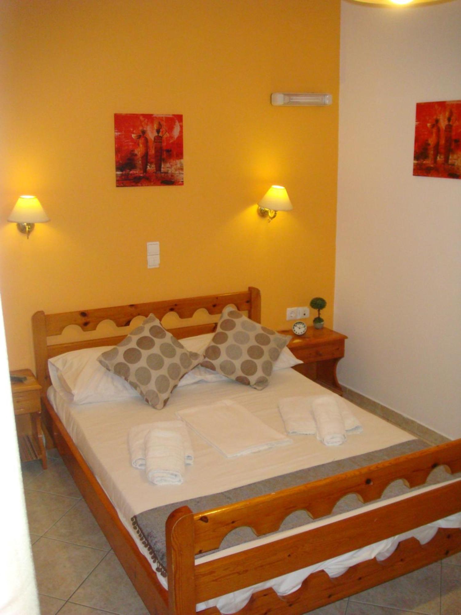 Boussetil Rooms Capanmat Tinos ภายนอก รูปภาพ