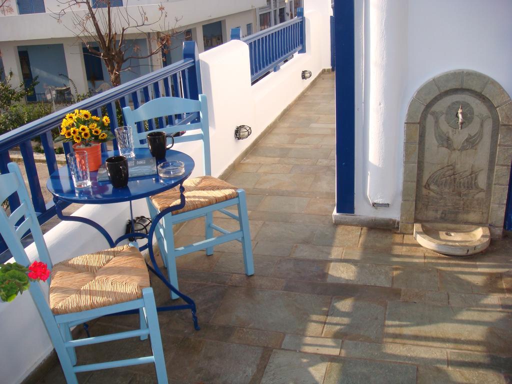 Boussetil Rooms Capanmat Tinos ภายนอก รูปภาพ