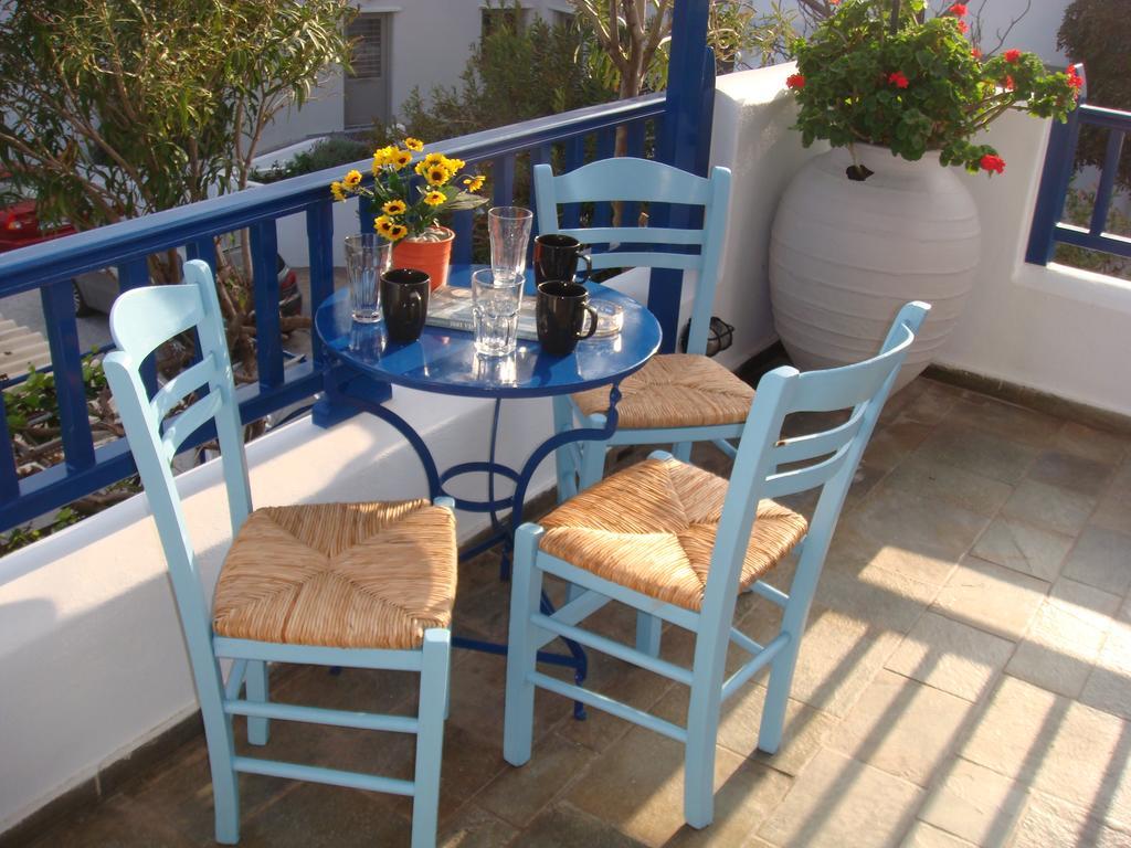 Boussetil Rooms Capanmat Tinos ภายนอก รูปภาพ