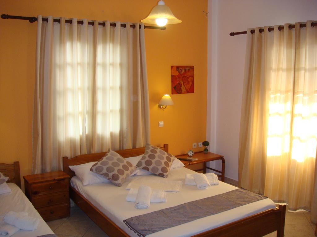 Boussetil Rooms Capanmat Tinos ภายนอก รูปภาพ