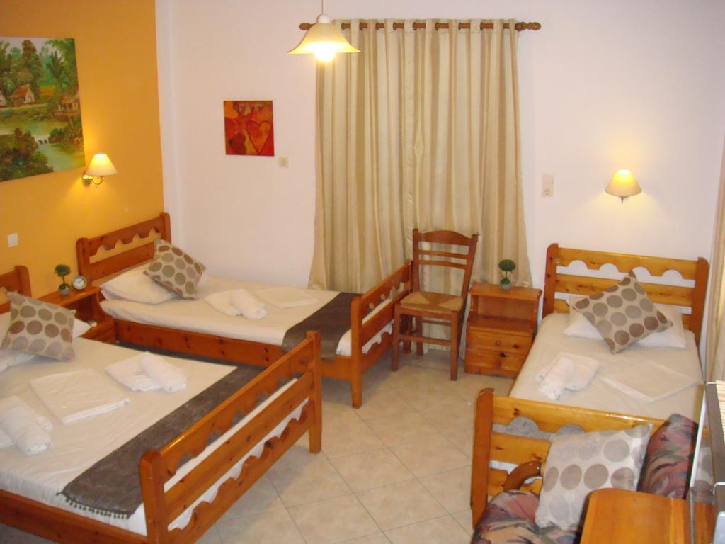 Boussetil Rooms Capanmat Tinos ภายนอก รูปภาพ