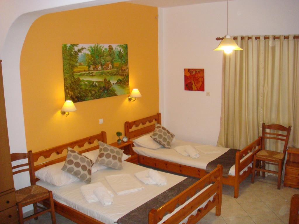Boussetil Rooms Capanmat Tinos ภายนอก รูปภาพ