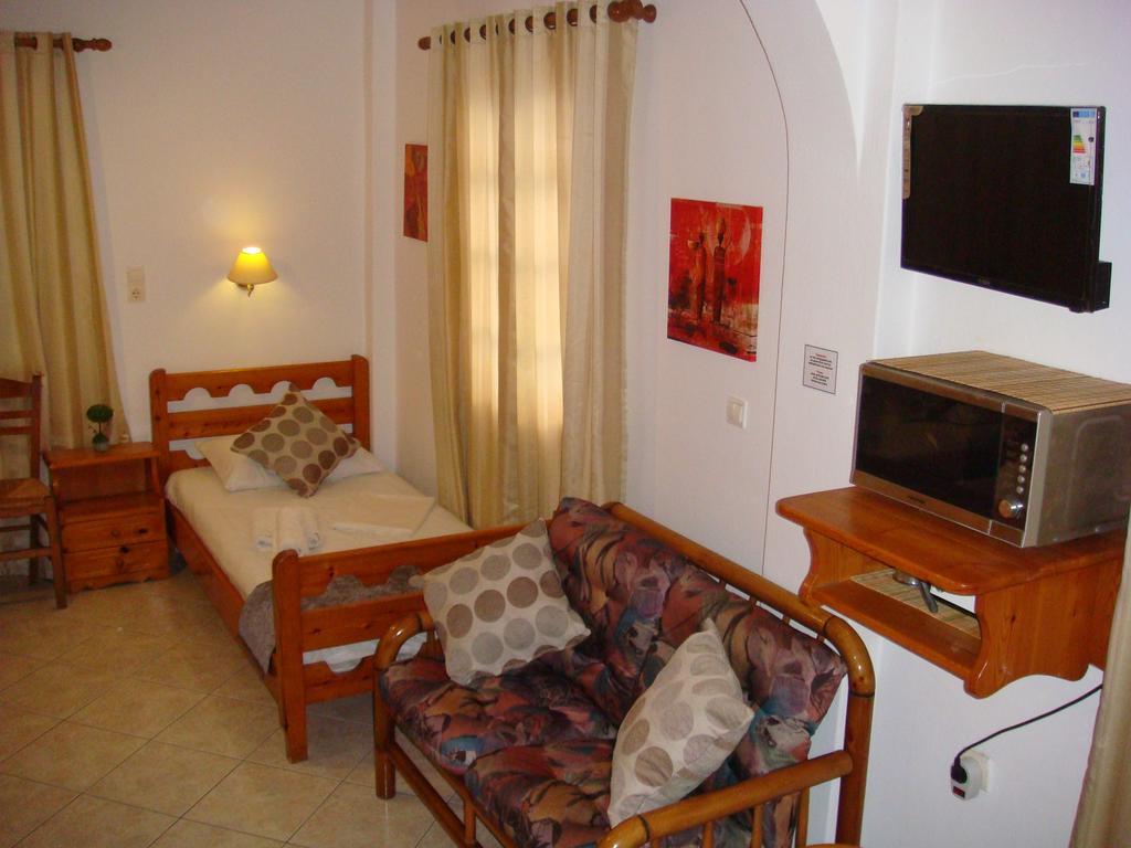 Boussetil Rooms Capanmat Tinos ภายนอก รูปภาพ