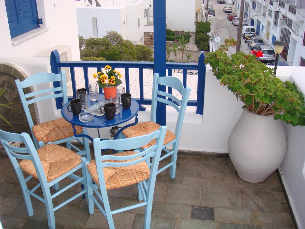 Boussetil Rooms Capanmat Tinos ภายนอก รูปภาพ