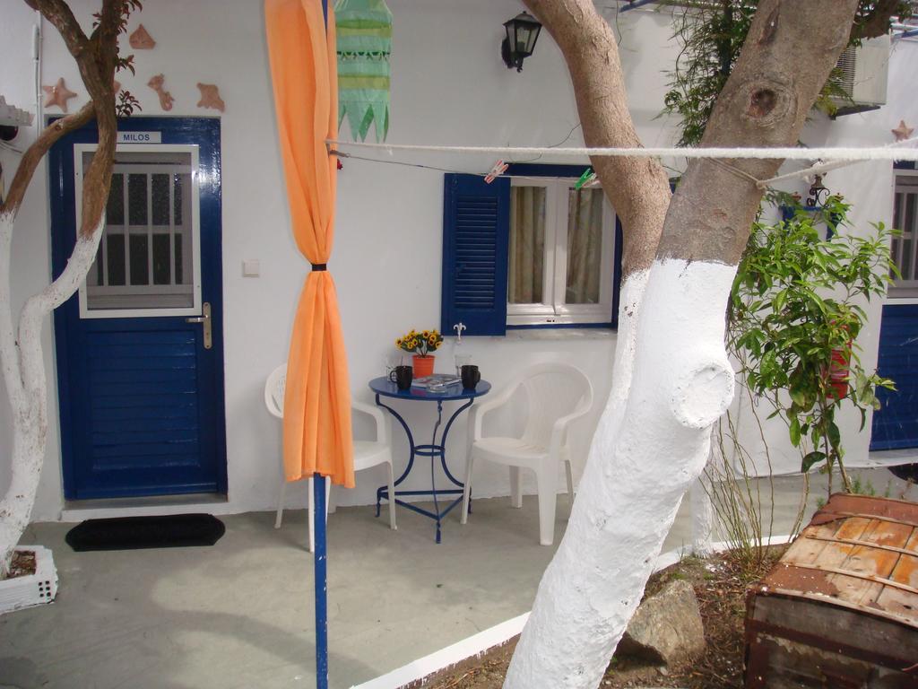 Boussetil Rooms Capanmat Tinos ภายนอก รูปภาพ