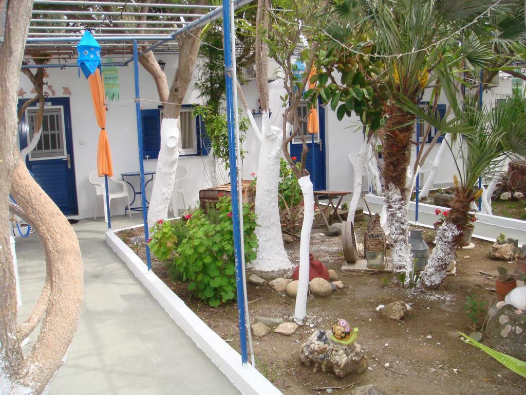 Boussetil Rooms Capanmat Tinos ภายนอก รูปภาพ