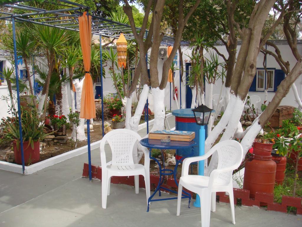 Boussetil Rooms Capanmat Tinos ภายนอก รูปภาพ