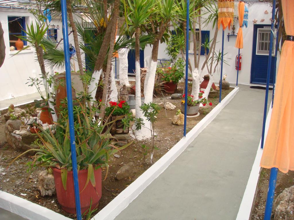Boussetil Rooms Capanmat Tinos ภายนอก รูปภาพ