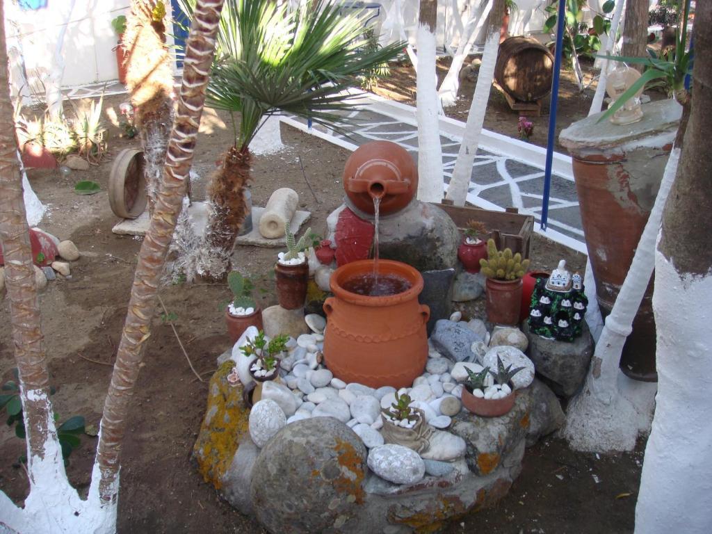 Boussetil Rooms Capanmat Tinos ภายนอก รูปภาพ